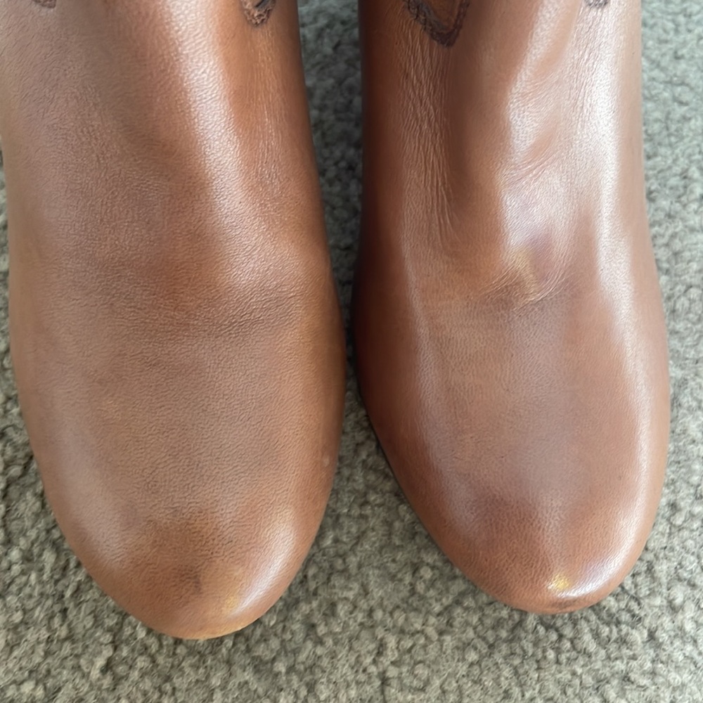 Boots - Picture 4 of 10